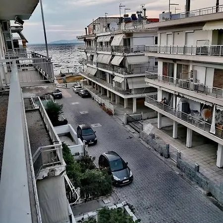 Apartment With 3 Rooms Just 1 Min From The Beach And Free Public Parking Peraia  Exterior photo