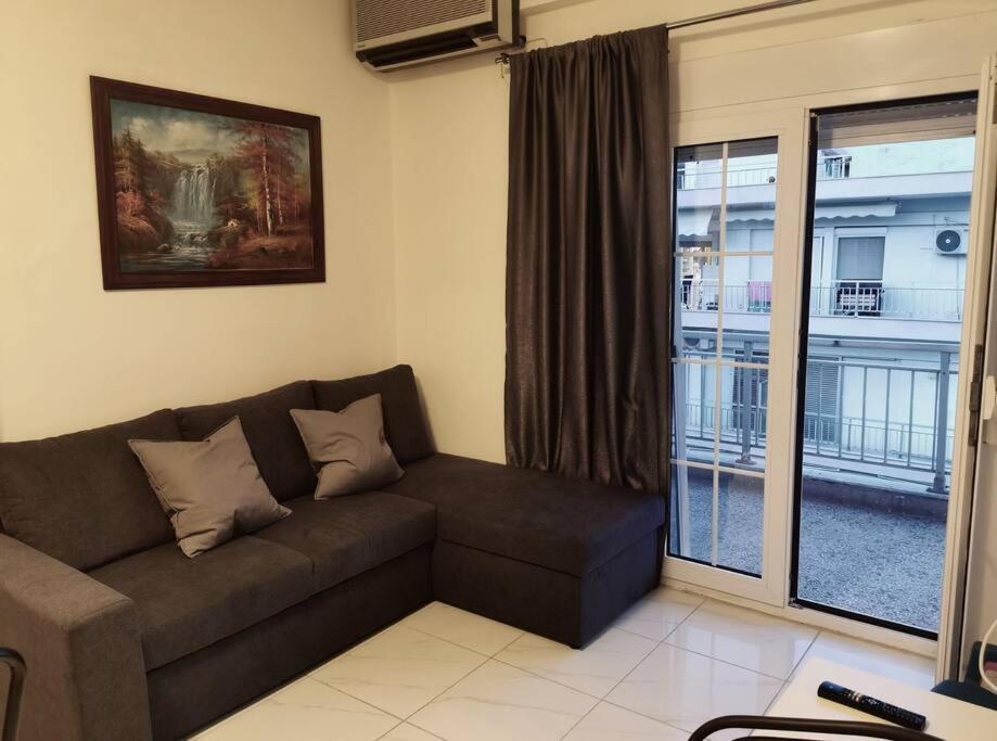 With 3 Just 1 Min From The And Free Public Parking Peraia (Thessaloniki)